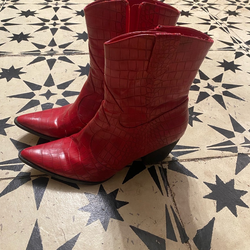 Red cowboy boot Bambi Heels
